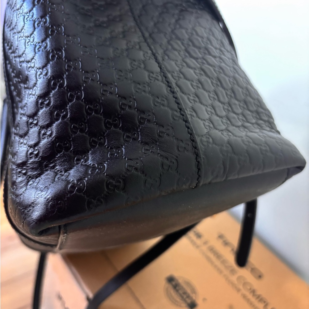 Gucci Black Microguccissima Dome Satchel – Excellent Condition - Picture 8 of 11